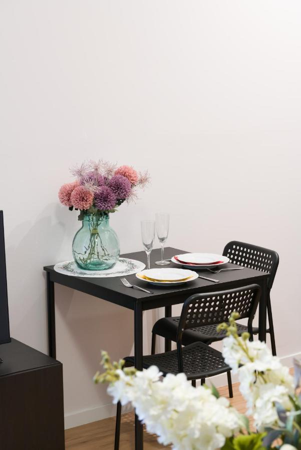 Kwiatowa Apartments Poznan City Center By Noclegi Renters Exteriör bild